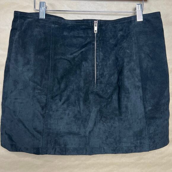 Wilson Leather Maxima Y2K Chain Lace Up Goth Mini Skirt Size 12 - Picture 2 of 6